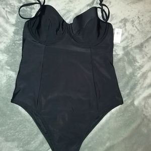 Old Navy women's tie shoulder one piece bathing suit